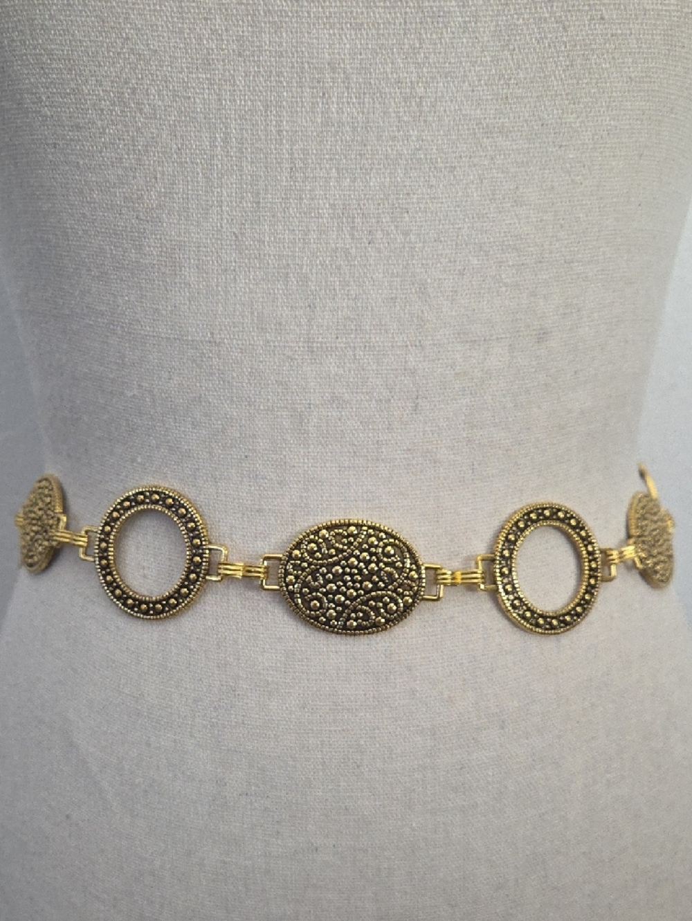 Gold-Tone Decorative Link Waist Chain Belt - Picture 3 of 6